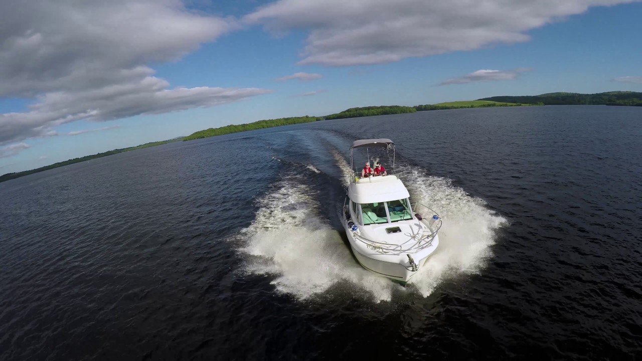 Lough Erne Merry Fisher 925 at speed