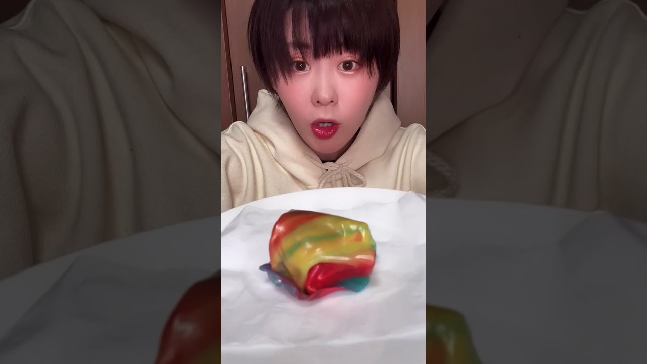 アメリカのお菓子の中にアイスを入れて食べたら美味しいらしい【検証】#Shorts