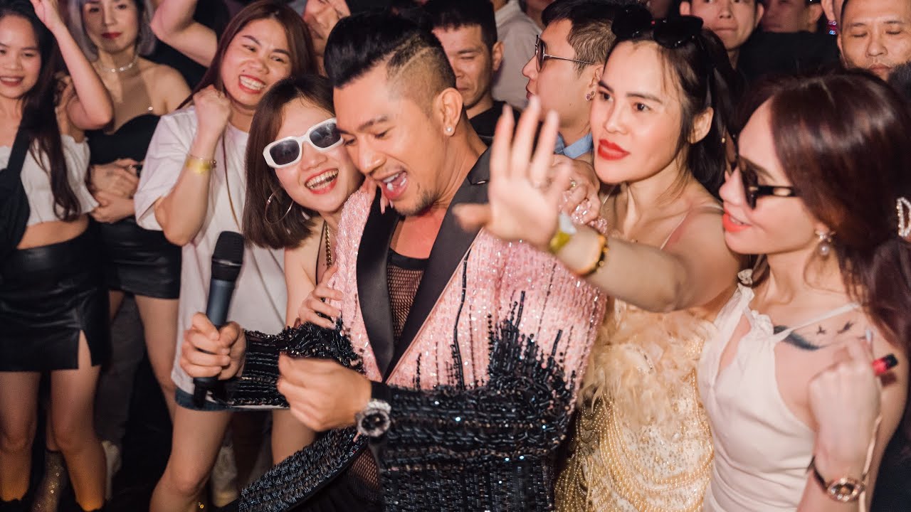 Show cặp đ&ocirc;i tại Berlin - Đức - 37 club - Lương Bằng Quang Ng&acirc;n 98