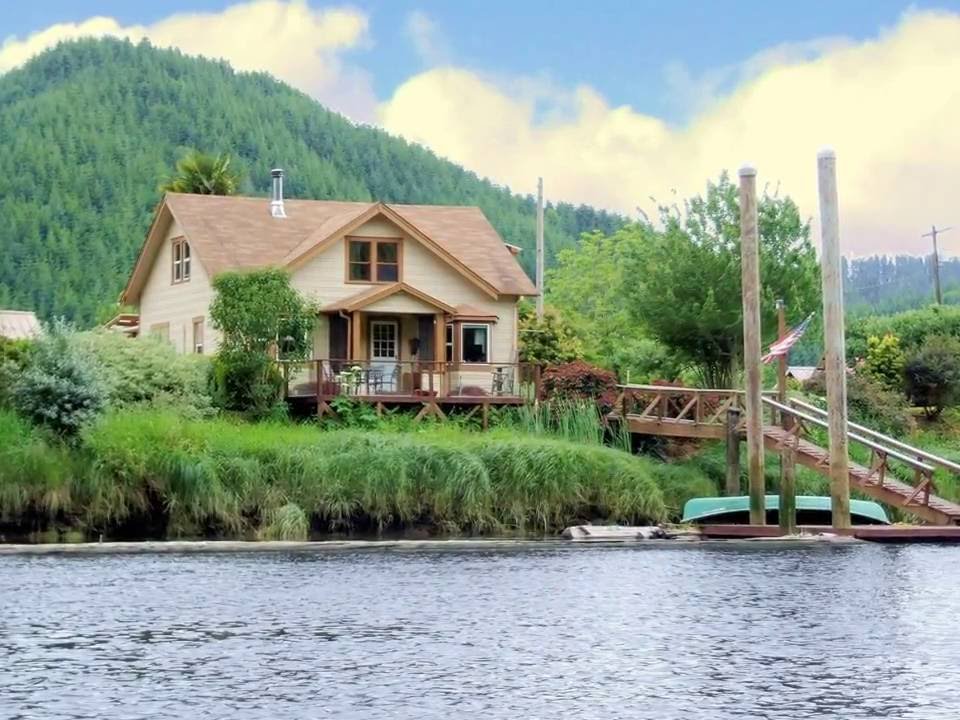 OREGON COAST HOME TOUR: Go fish on your own 1/4 mile of Siuslaw River waterfront!