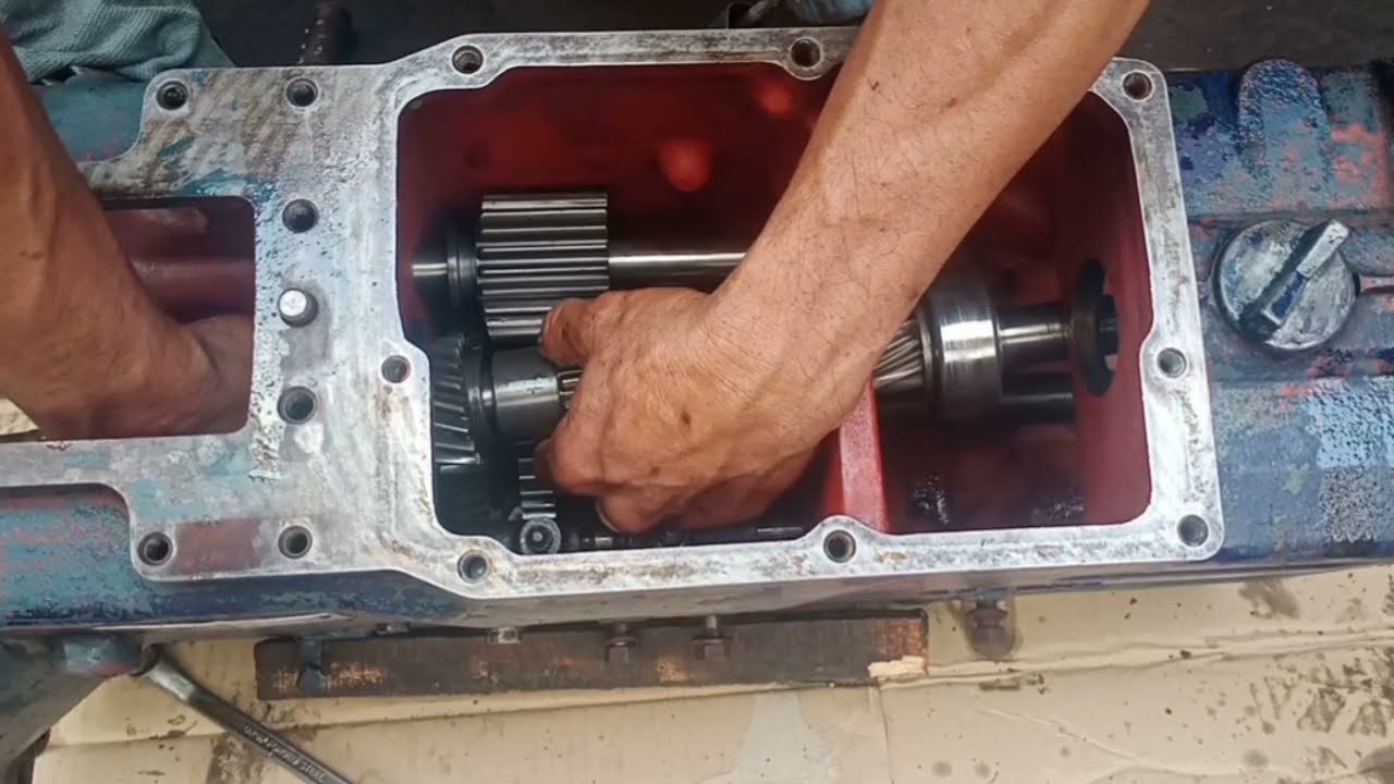 kubota L1501 transmission reverse gear and ball bearing replacement part 2 tractors&marine MECHANIC