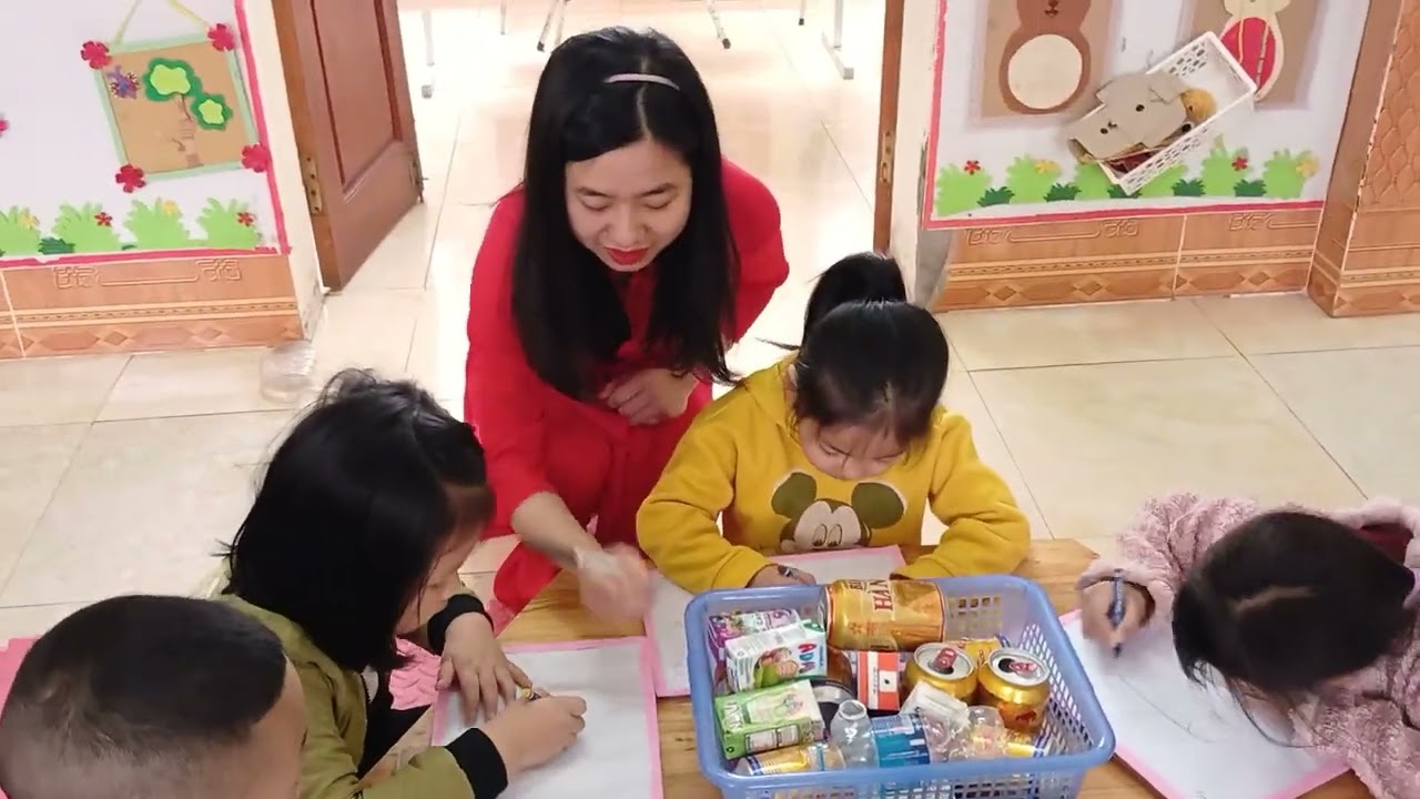 Làm  ô tô bằng các nguyên vật liệu khác nhau