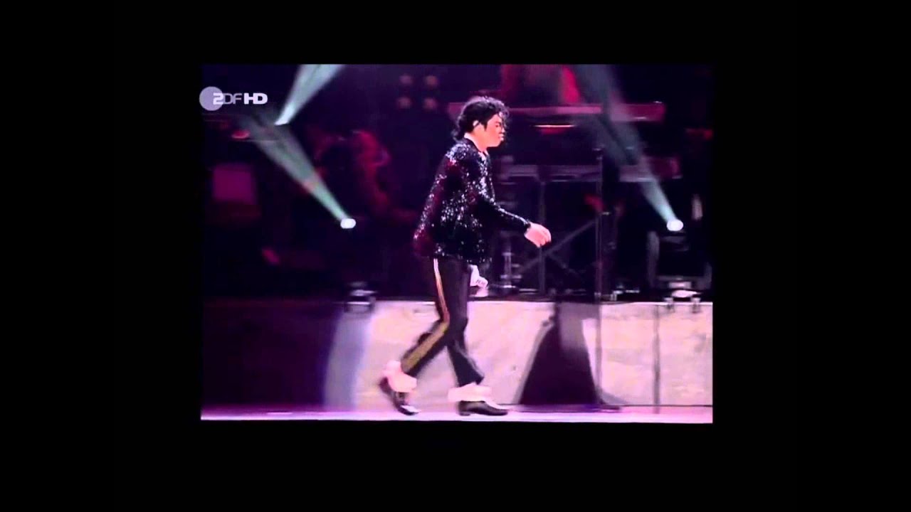 Michael Jackson's ''Moonwalk'' in Slow Motion [HD]