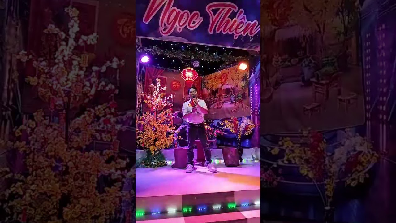 Hát tại tư gia Ngọc Thiện 