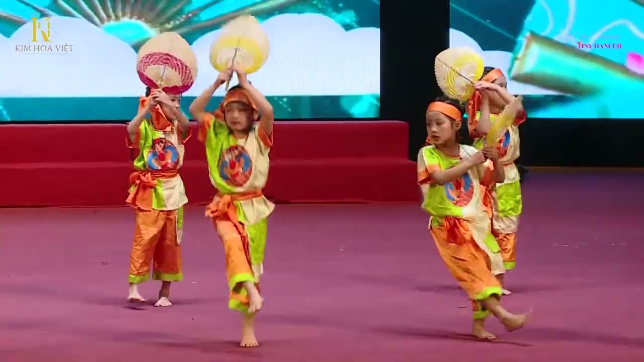 ”MASHUP “ LÝ BẮC BỘ   ĐẨY XE BÒ “- CLB NGHỆ THUẬT TINY DANCER - 10 NĂM - HÀNH TRÌNH TỎA SÁNG