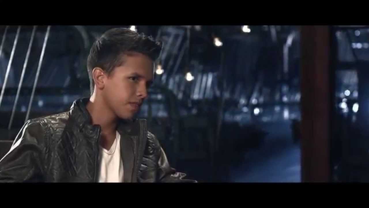 Maykel ft. Carlos Rivera - Violeta (Video Oficial)
