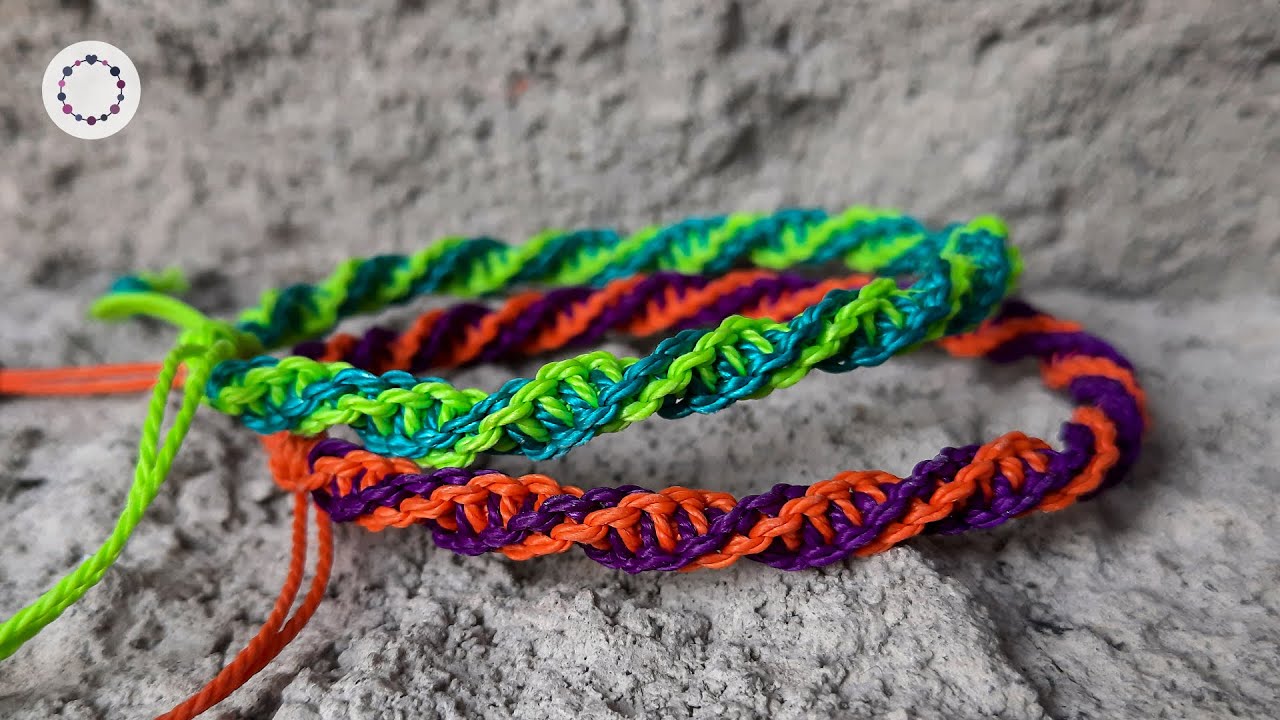 Two Color Spiral Macrame Bracelet - Easy Tutorial For Beginners