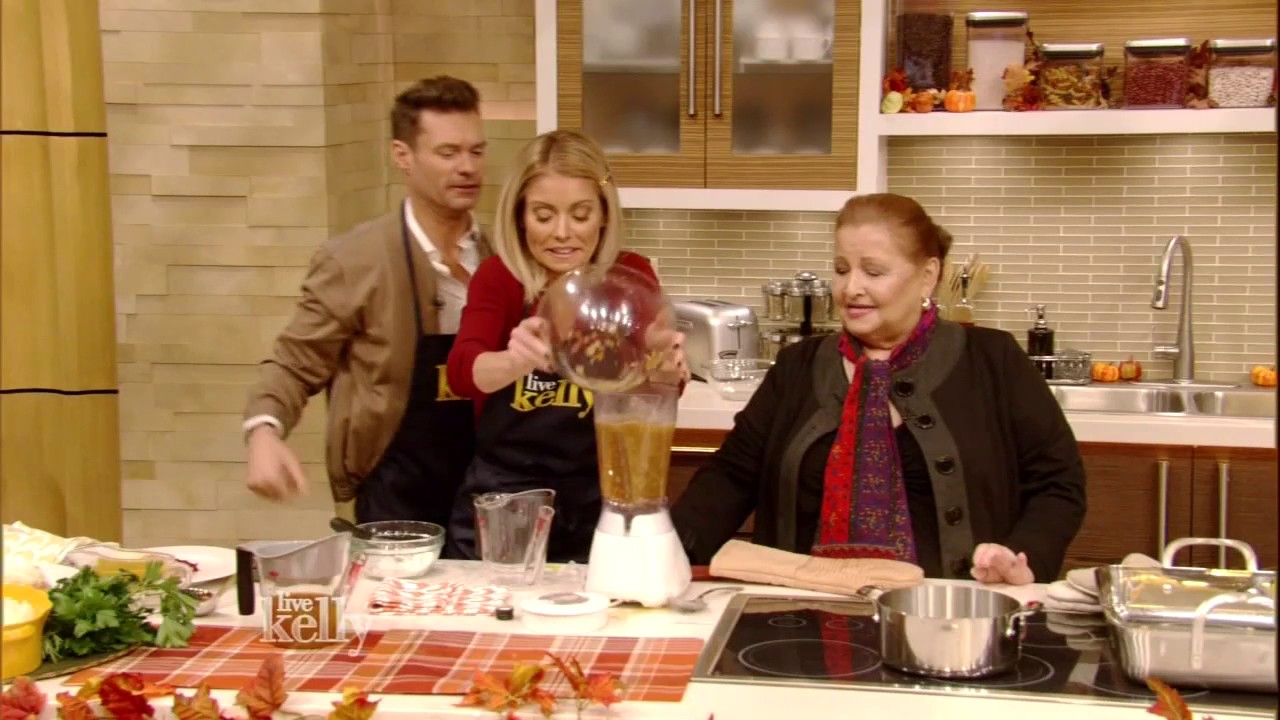 Gelman's Mom Makes Turkey and Gravy