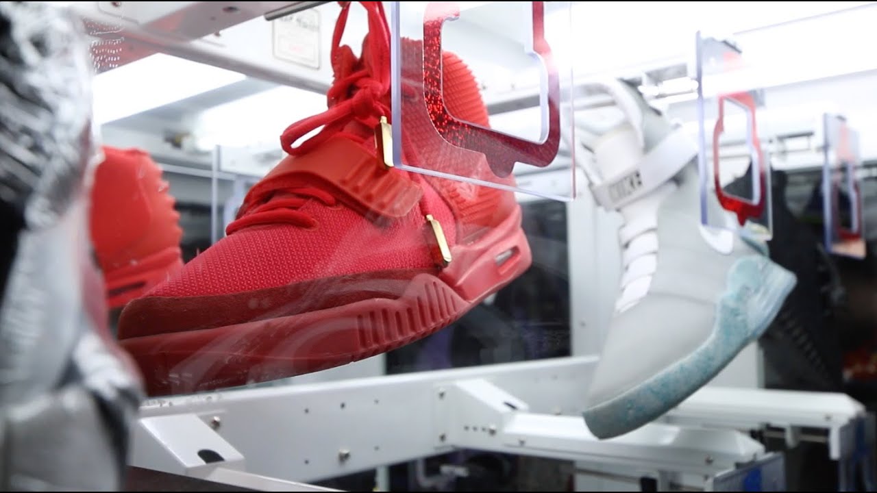 THIS SNEAKER SHOP IS CRAZY!!