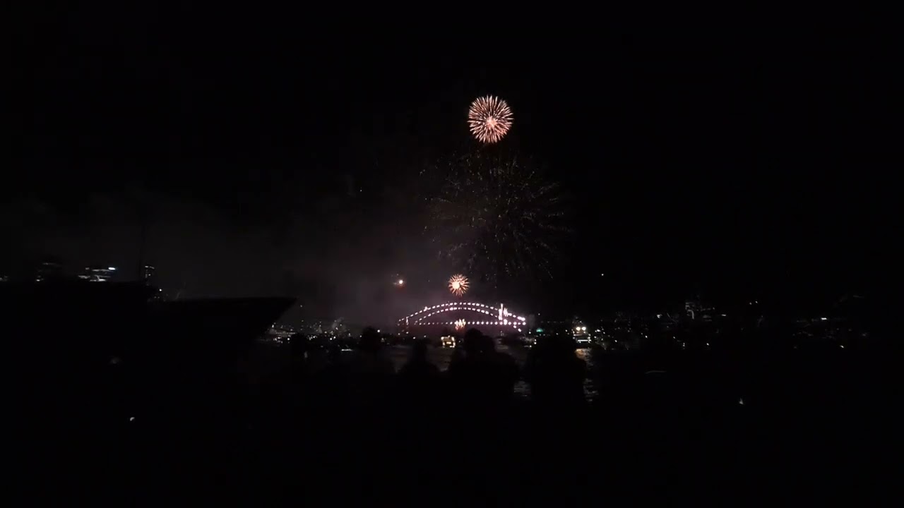 Sydney 2023 NYE full 13 minutes fireworks display