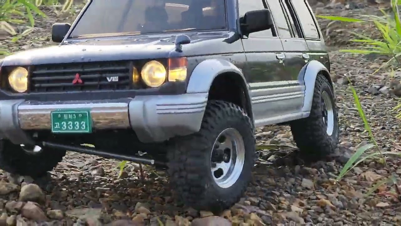 rc car/ Mitsubishi Pajero 1996 scale off road run / pajero 4x4 rc