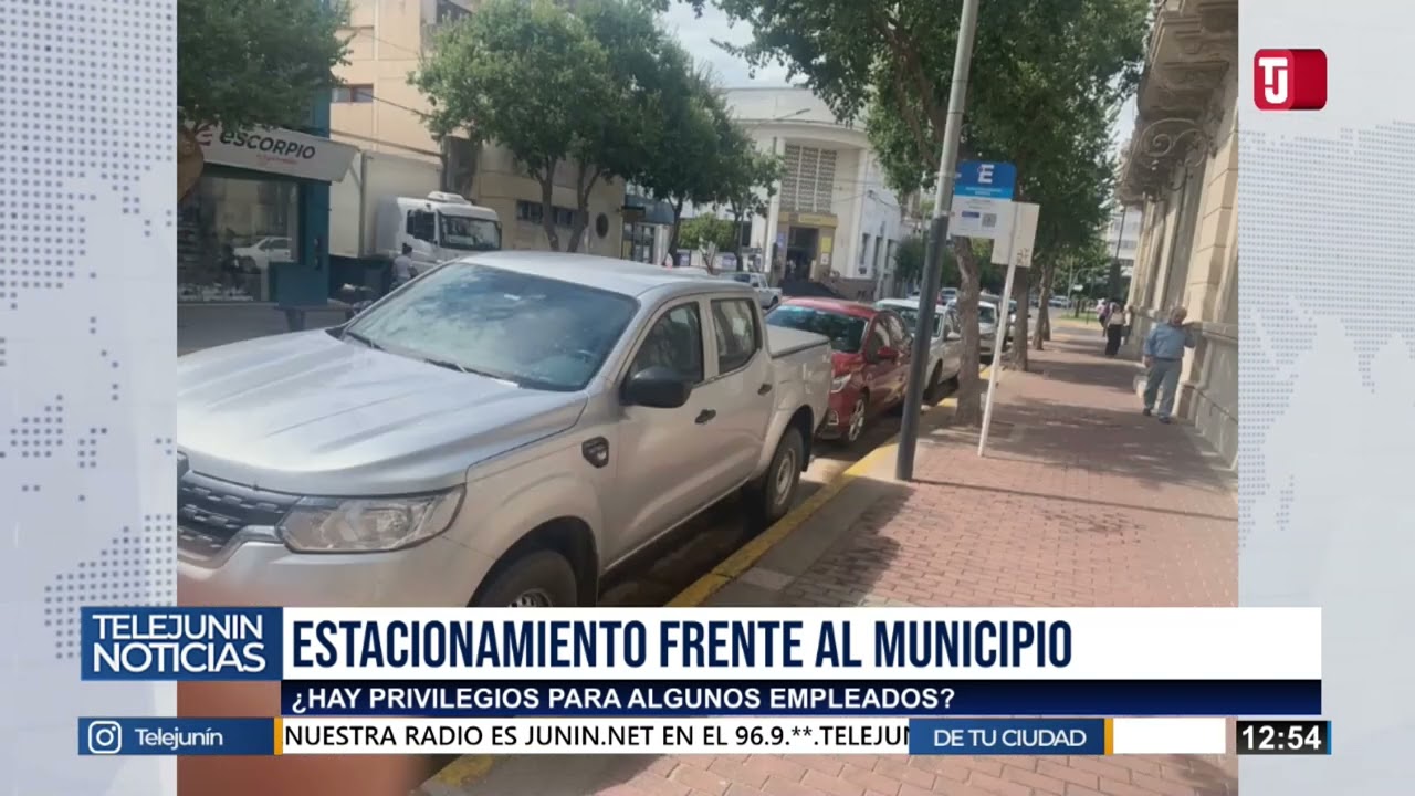 RECLAMOS VECINOS POR EL ESTACIONAMIENTO FRENTE AL PALACIO MUNICIPAL