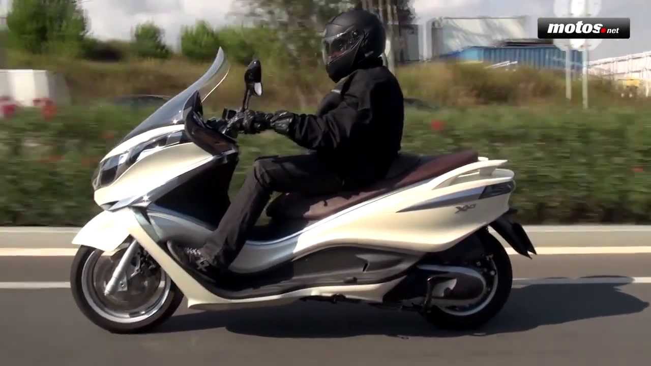 Piaggio X10 350 Executive | Prueba / Test / Review en español | motos.net