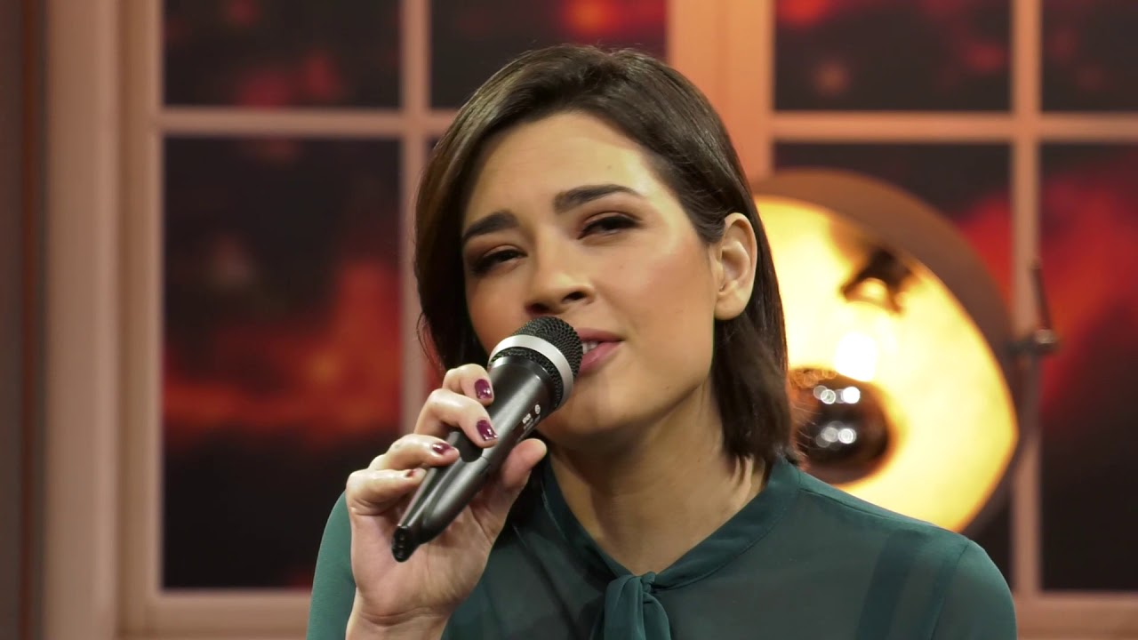 Mia Dimšić - Pričaj mi o ljubavi | Dalibor Petko Show | CMCTV