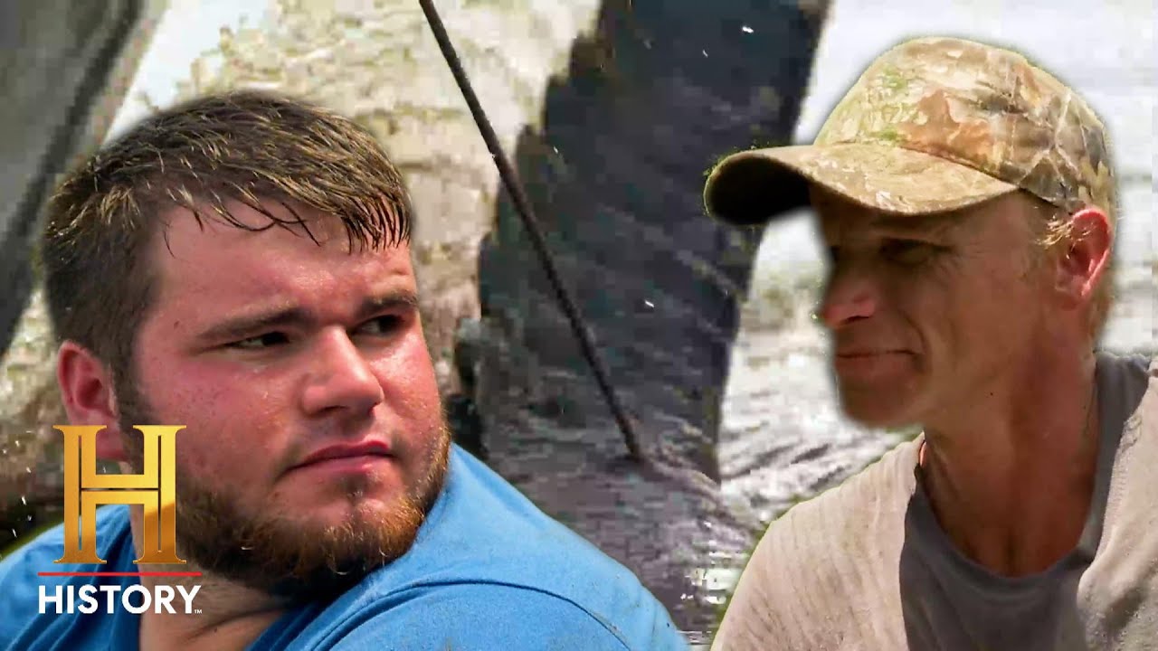Swamp People: MONSTER GATOR is Terrorizing Locals (Season 15) | History