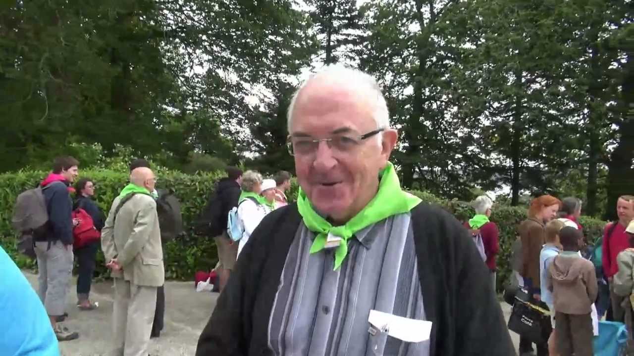 Land&eacute;vennec. Pentec&ocirc;te 2012. Arriv&eacute;e des fid&egrave;les