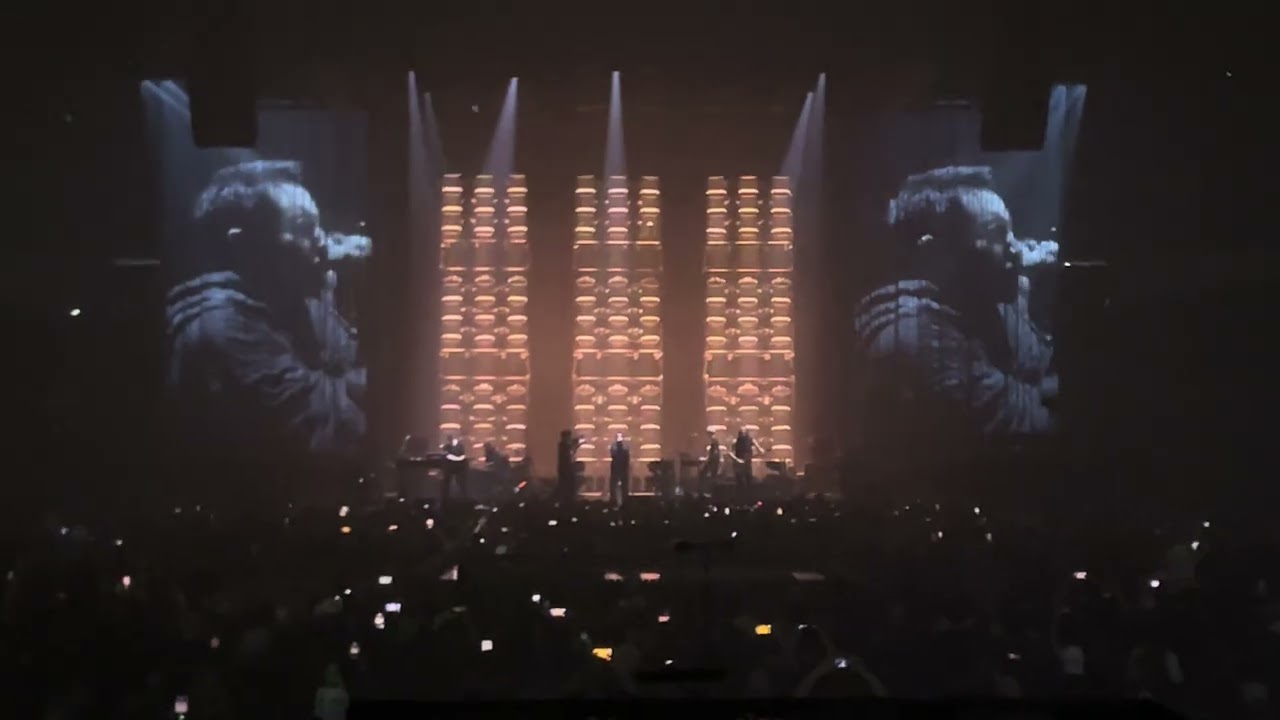 Nine Inch Nails—‘’Hurt’’—at American Airlines Center in Dallas 