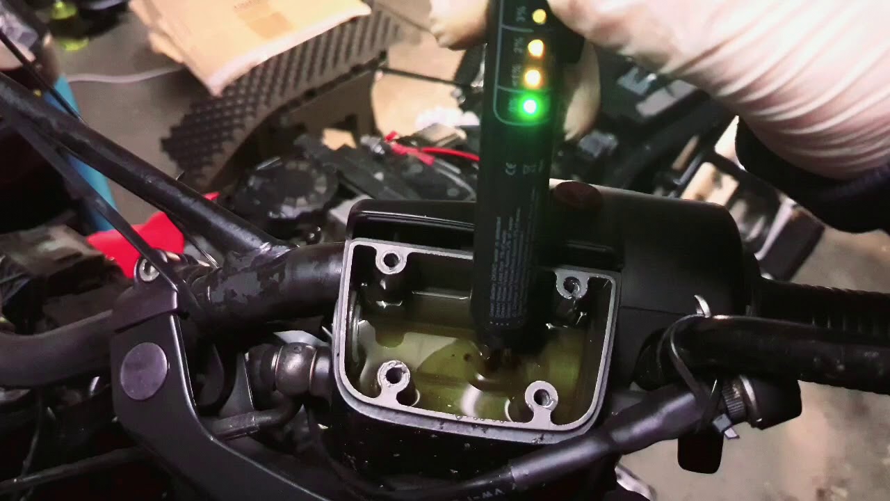 BMW 1150 GS | Clutch Fluid change | Kupplungsflüssigkeit wechseln | Have fun! | BestMoto