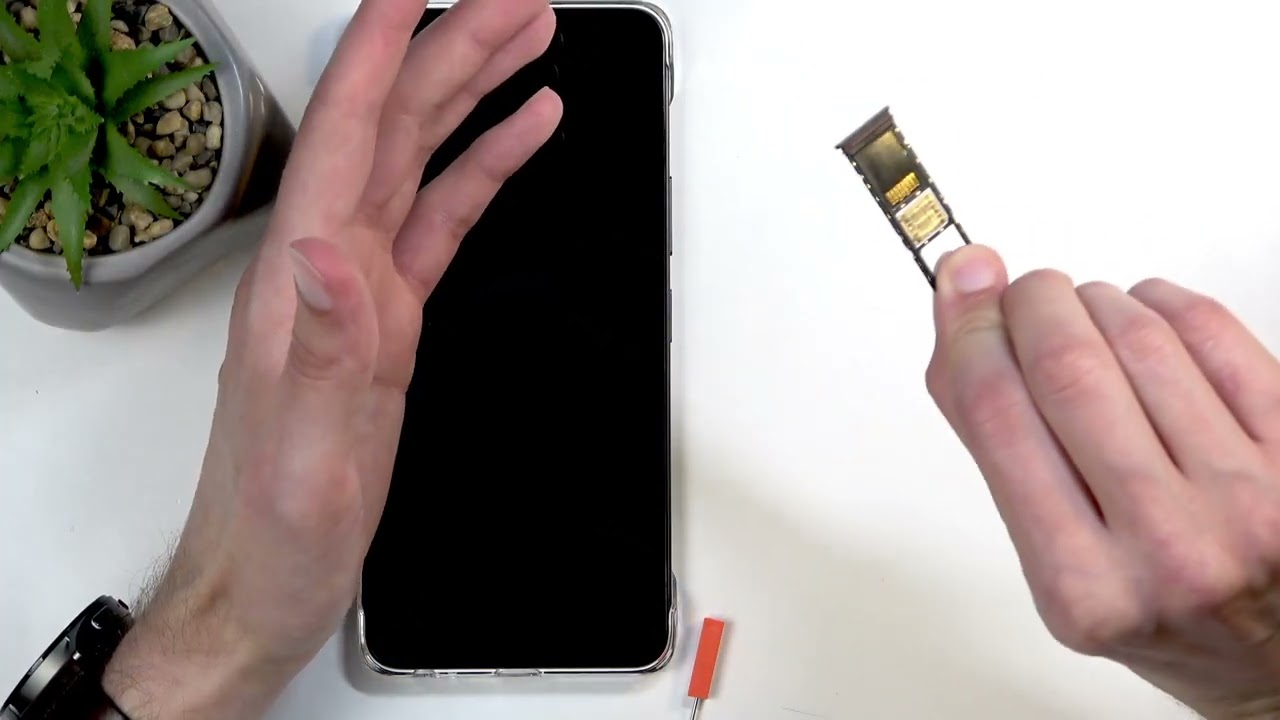 INFINIX Hot 60i 5G &ndash; Инструкция по установке SIM-карты и SD-карты