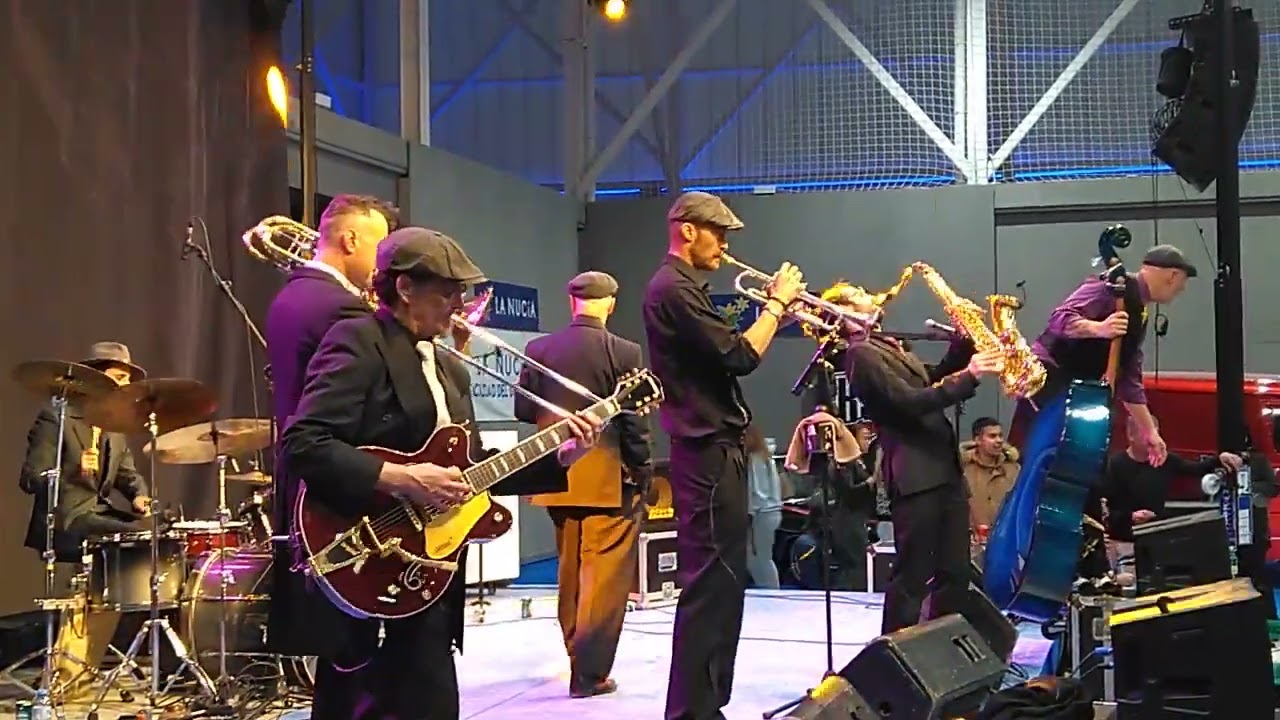 The Troupers Swing Band ; RKO.