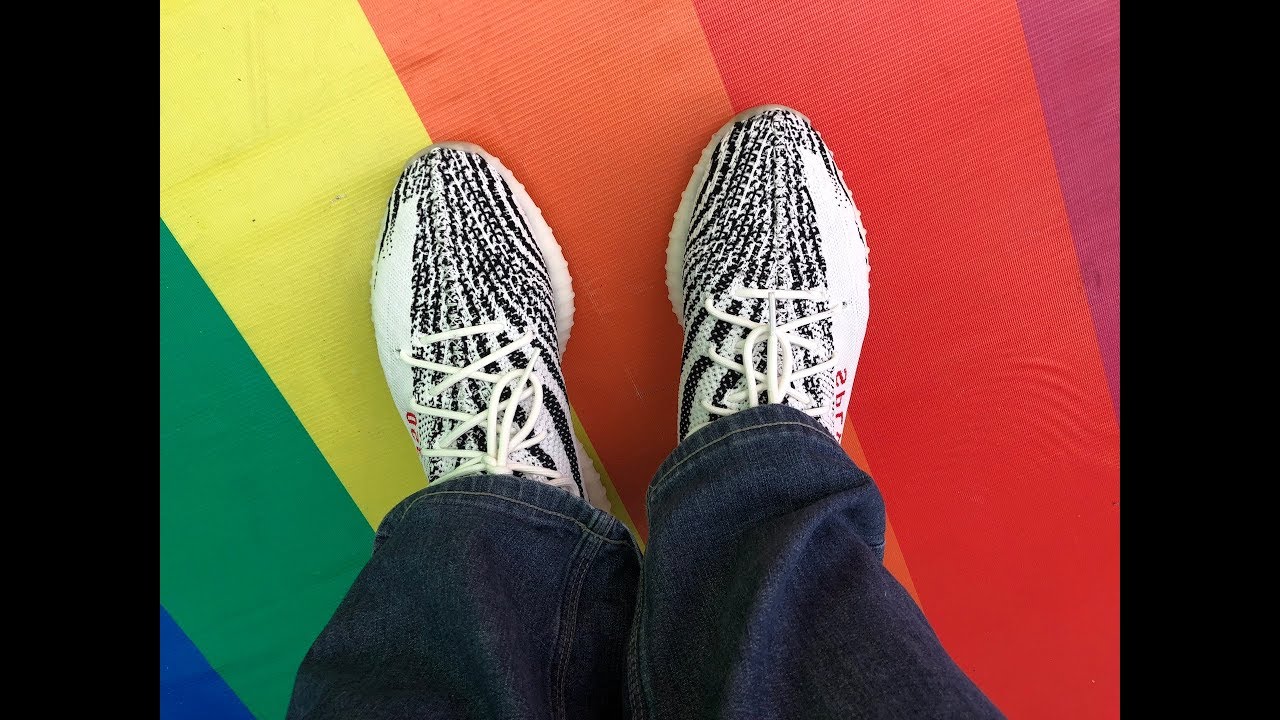5 Signs that a Yeezy Boost 350 V2 Zebra is Fake