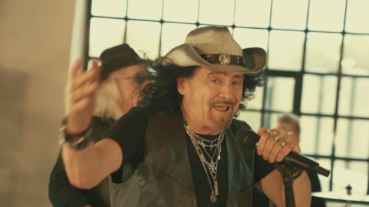 Kalapács József és az Akusztika - Betyárbecsület (hivatalos videó / official video)