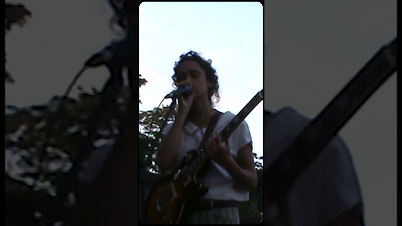 Indie Folk & Loops – Flavie Mialon Live in Berlin | Rio Klang Berlin #04 #boatconcert #livemusic