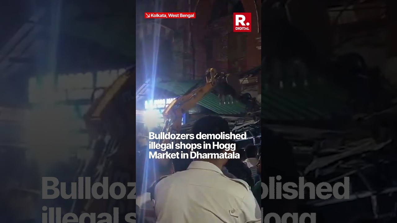 Bulldozers Demolish Illegal Shops at Kolkata&rsquo;s New Market