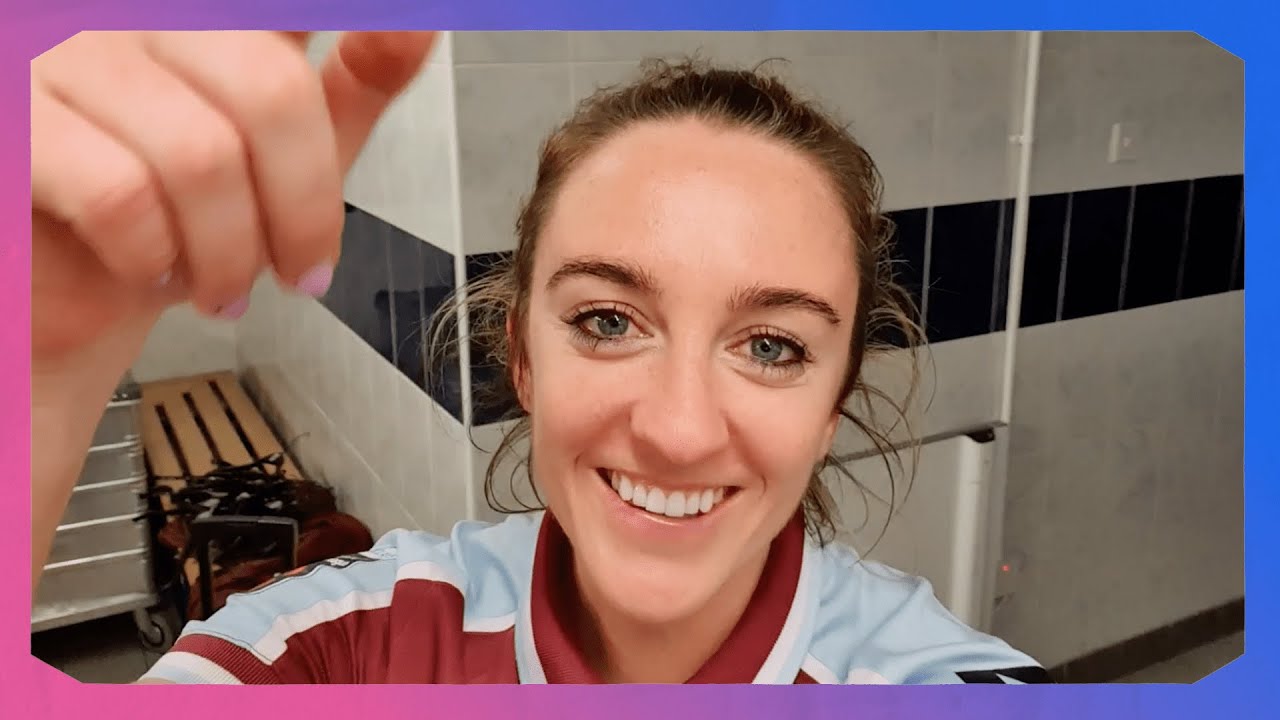 VLOG | Did somebody say changing room dance off? 💃 | Lisa Evans