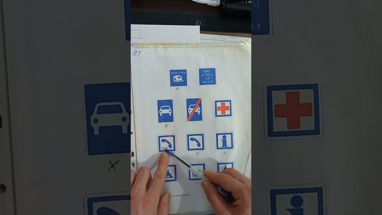 panneaux d indication لافتات إرشادية