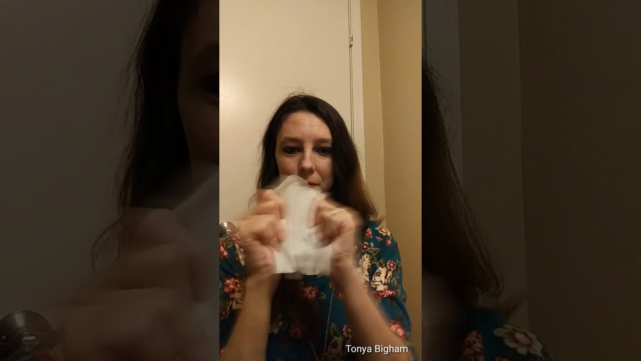 Testing out Member's Club Baby Wipes from Sam's Club