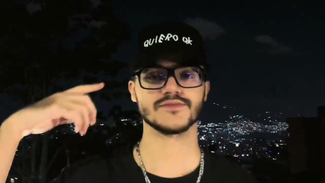 es un hit prod. levielfather