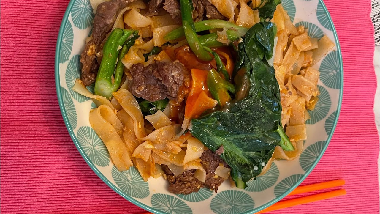 Cooking my Cambodian family dish Mee Katang mom’s recipe ❤️🌸😘✝️🙏🙏#asianfood #cambodia #food 
