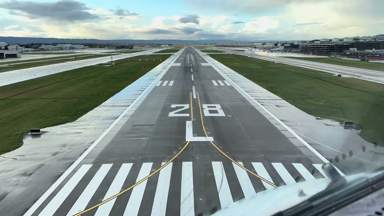 767 Cockpit View - Landing Runway 28L at Portland International Airport (PDX)