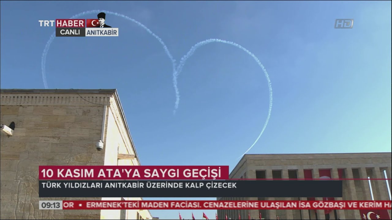 TÜRK YILDIZLARI 10 KASIM'DA ANITKABİR ÜZERİNDE KALP ÇİZDİ