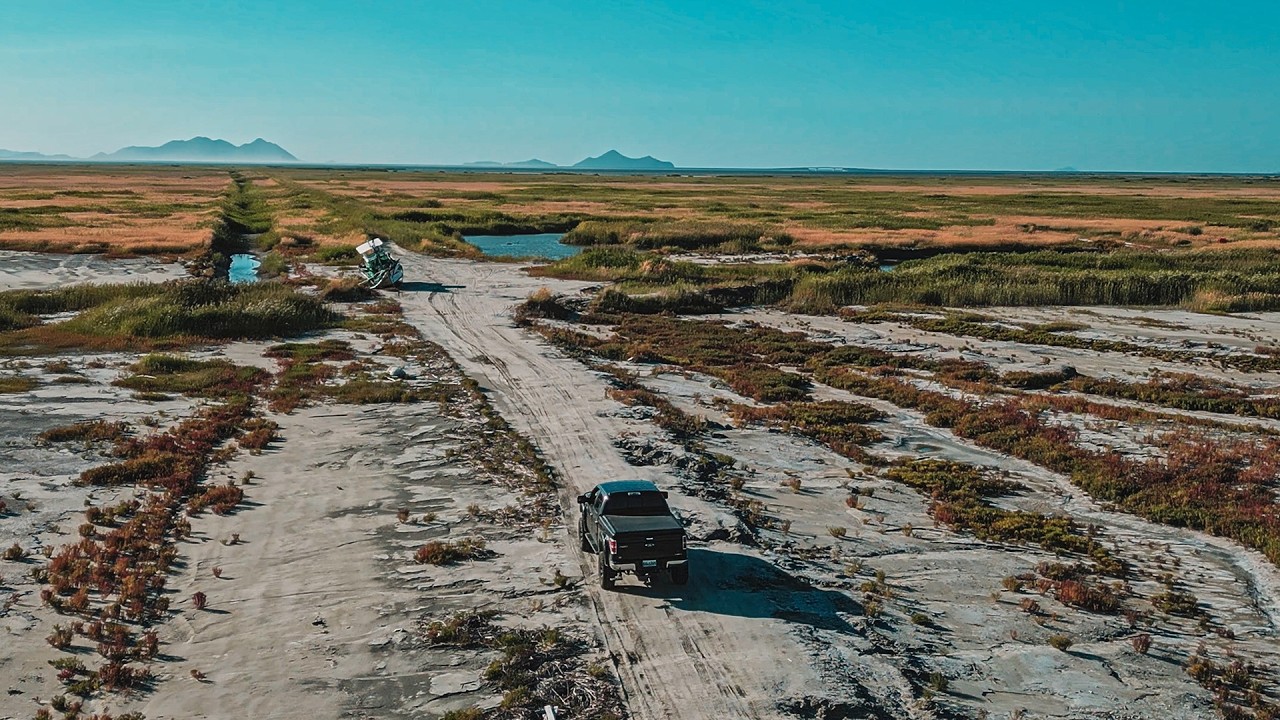 Форд f150 летит по континенту и исследует кемпинг Overlanding.