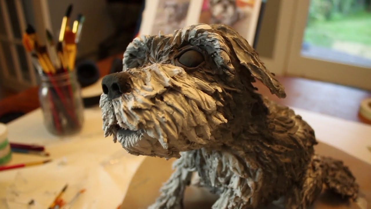 Painting the ceramic dog