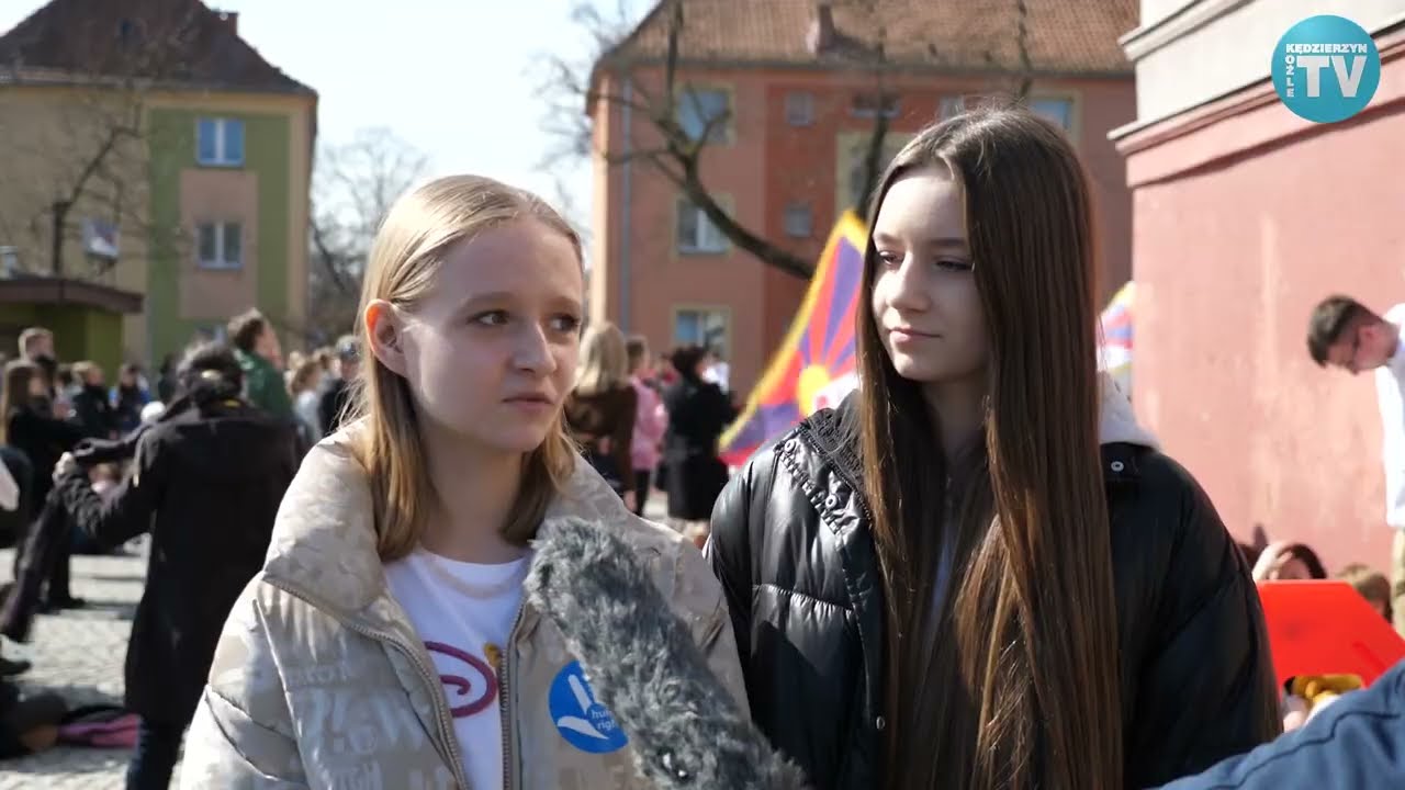 Młodzież protestuje przeciwko wojnie w Ukrainie - www.kedzierzynkozle.tv