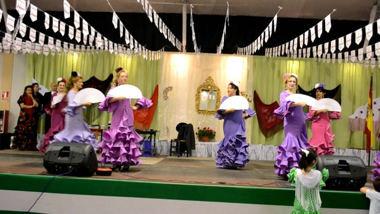 SEVILLANAS CON ABANICO 2011