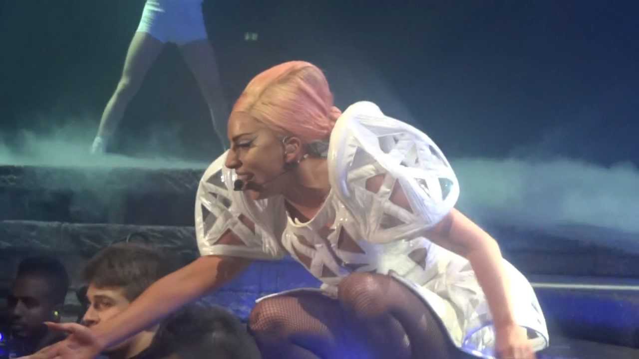 LADY GAGA - BAD ROMANCE - NORWAY, OSLO 2012 - THE BORN THIS WAY BALL