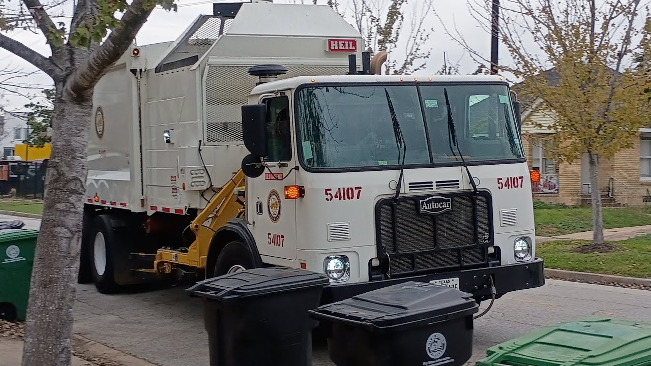 Recycle truck  brand new Autocar heil python collect trash 54107