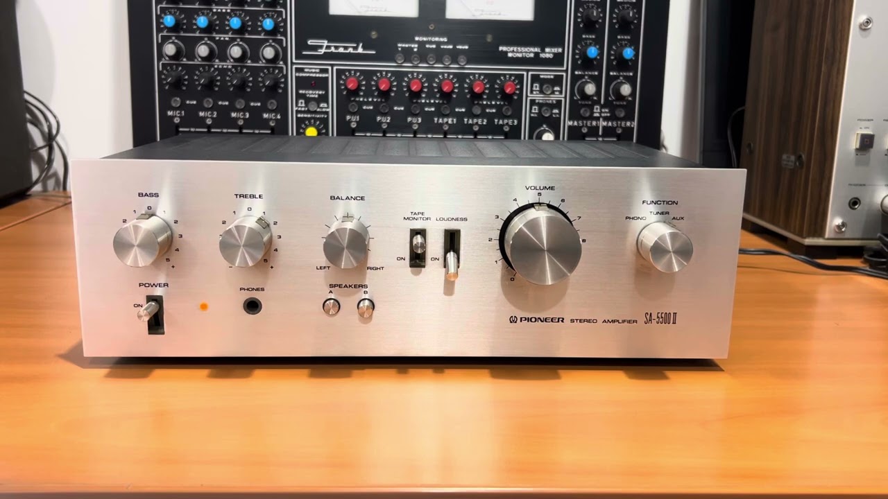 Amplifier Pioneer SA–5500II, Is This Love - Bob Marley and the Wailers song