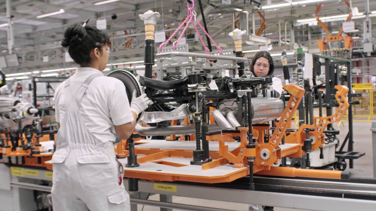2017 Audi Q5 production at San José Chiapa, Mexico factory