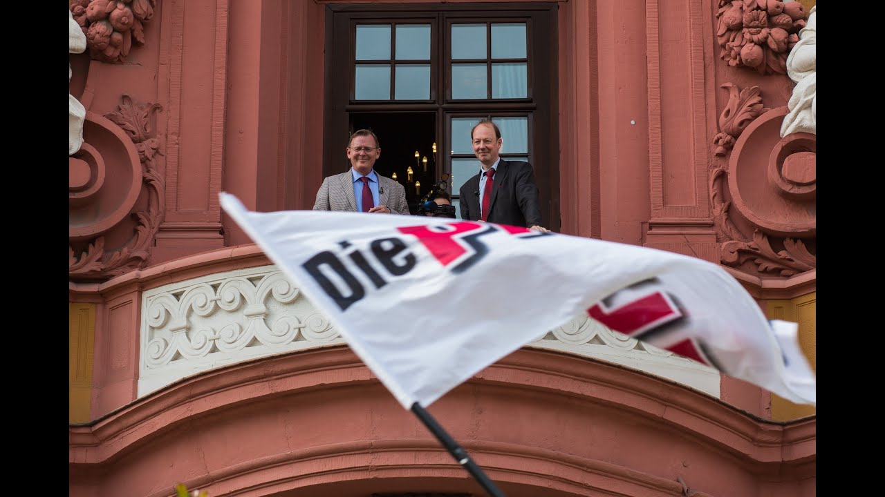 Gipfeltreffen in der Thüringer Staatskanzlei - Bodo Ramelow trifft Martin Sonneborn (DIE PARTEI)