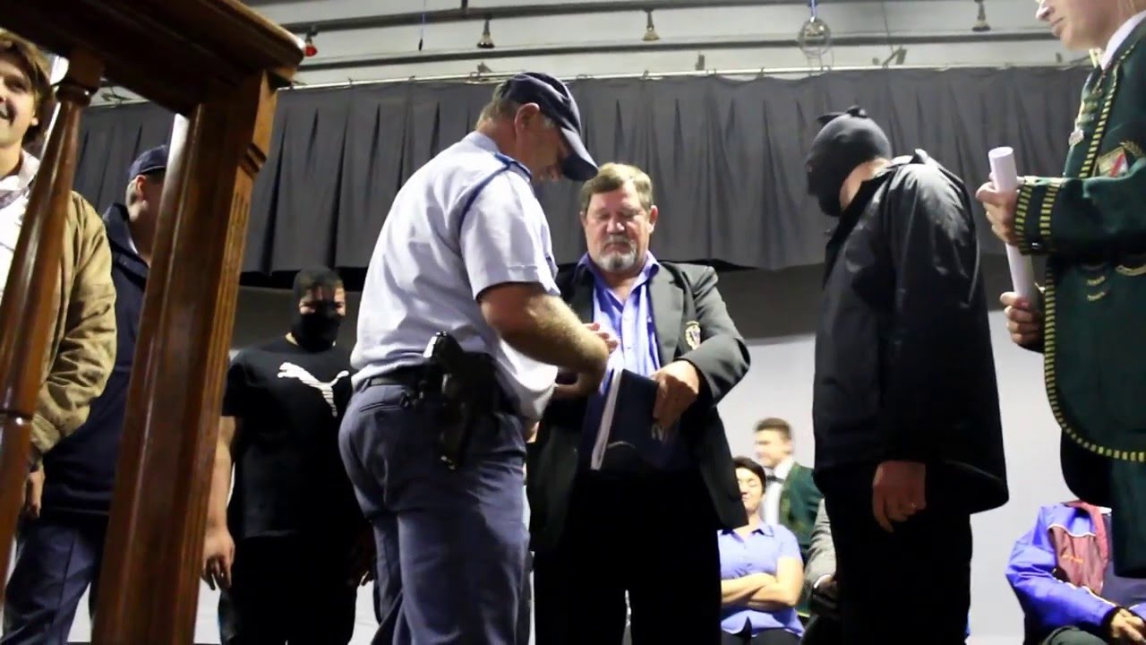 Tom Naudé hoof gearresteer vir diere mishandeling