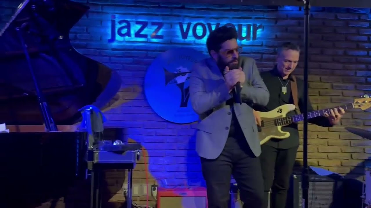 Jimmy Rogers “rock this house” Junior Binzugna Blues Crew at Jazz Voyeur