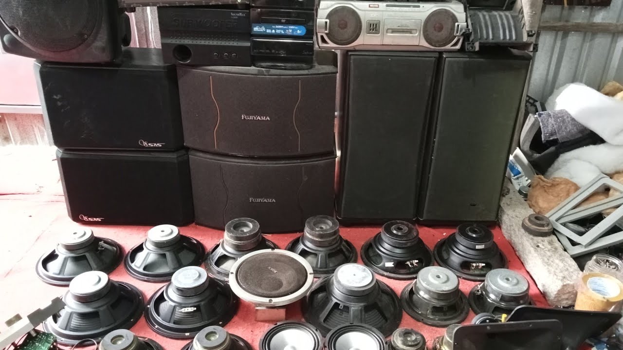 Vỏ th&ugrave;ng SAS, cassette Sanyo, s&uacute;p Soundmax,loa kẹo k&eacute;o, loa trợ lời, m&aacute;y chiếu Toshiba,bass 30, 25.