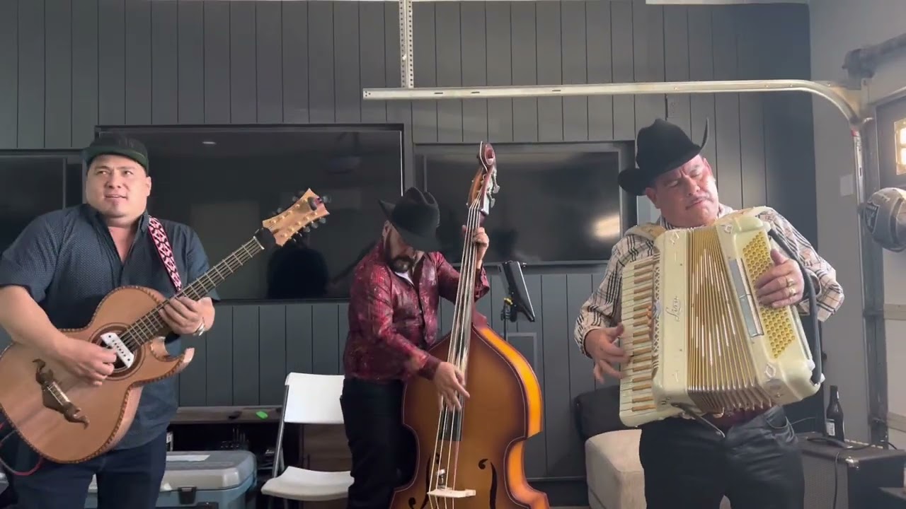 Valentine Felix- javieron Beltran ft. Jorge Molina y los de canela