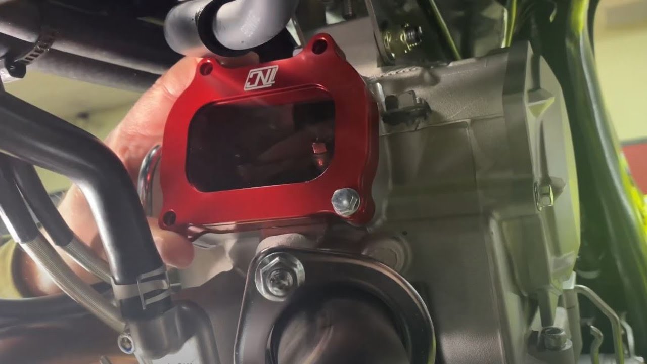 Montage couvercle de culbuteur sur un 700 RAPTOR