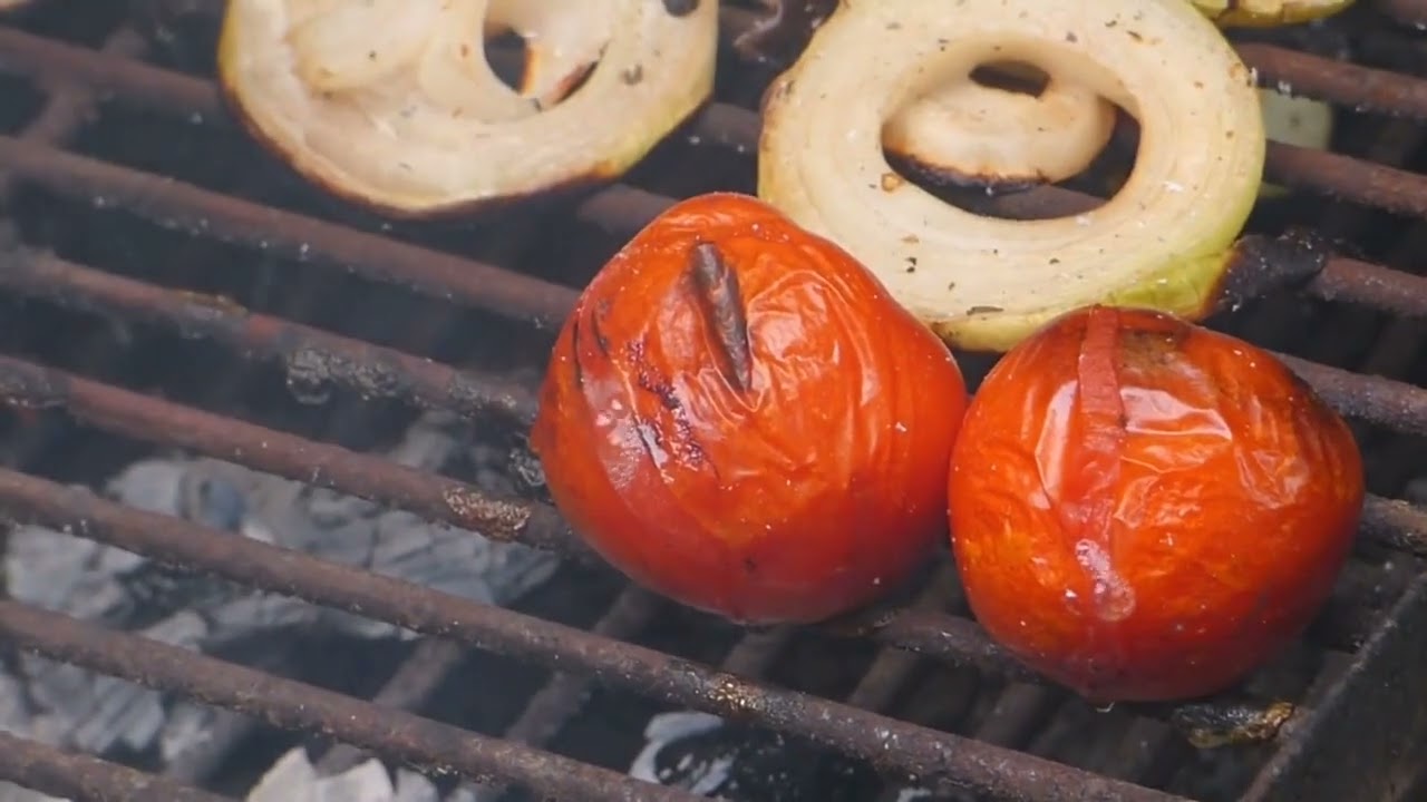 Une excellente salade mechouia au barbecue, un vrai d&eacute;lice ! bbq.tn